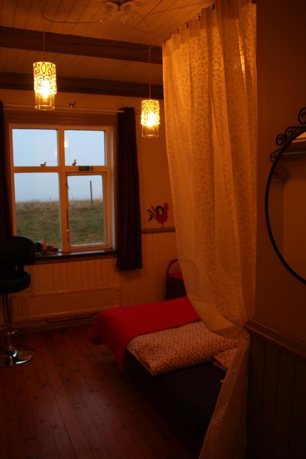 Julia'S Guesthouse B&B Hnaus Bagian luar foto